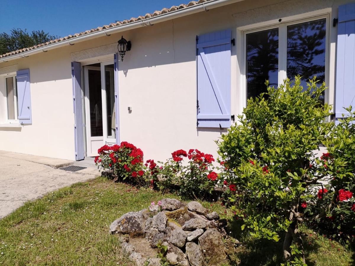 Gites Chez Belliveau Meursac Exteriör bild