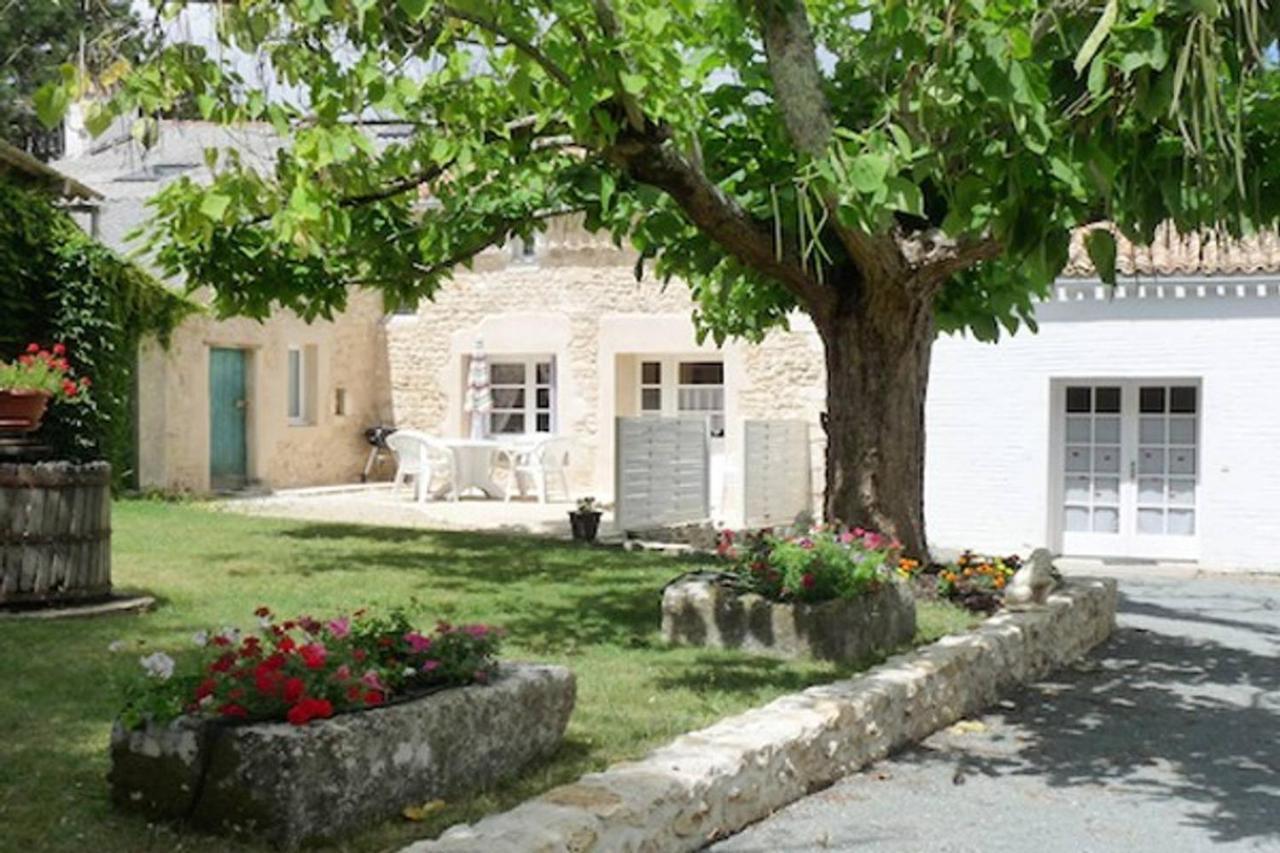 Gites Chez Belliveau Meursac Exteriör bild