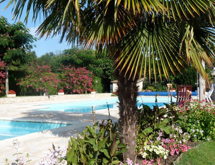 Gites Chez Belliveau Meursac Exteriör bild